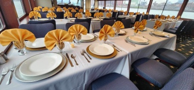 Yacht 106 gold napkins